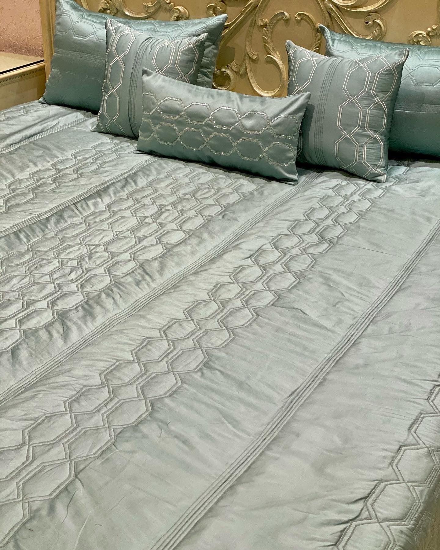 The Coral Quilted Bedding set (Set of 6)