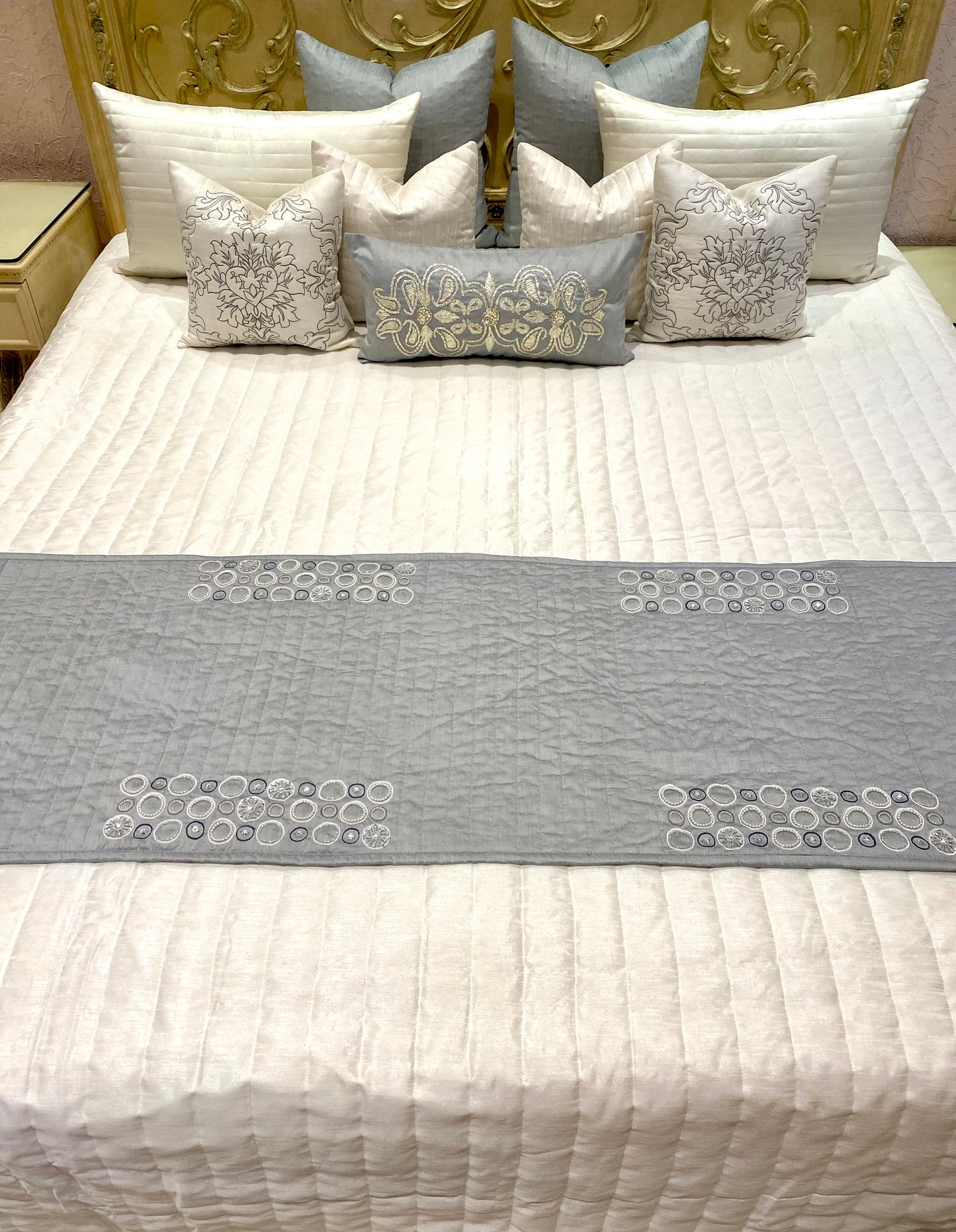 THE GRANDE BEDDING SET (11 PIECE SET)