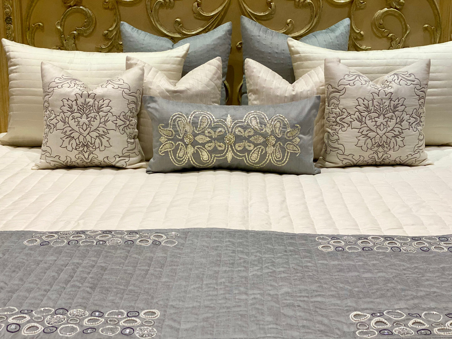 THE GRANDE BEDDING SET (11 PIECE SET)