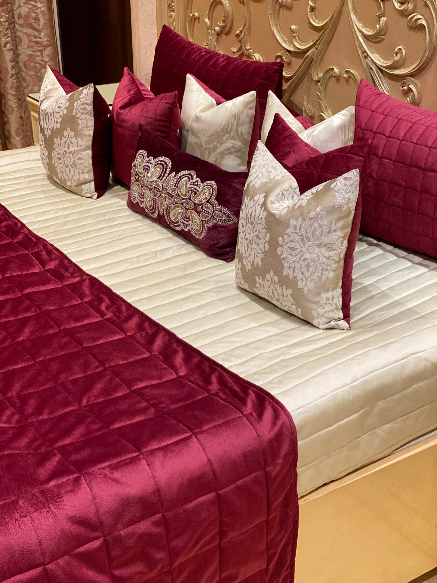 The Aurora Bedding Set