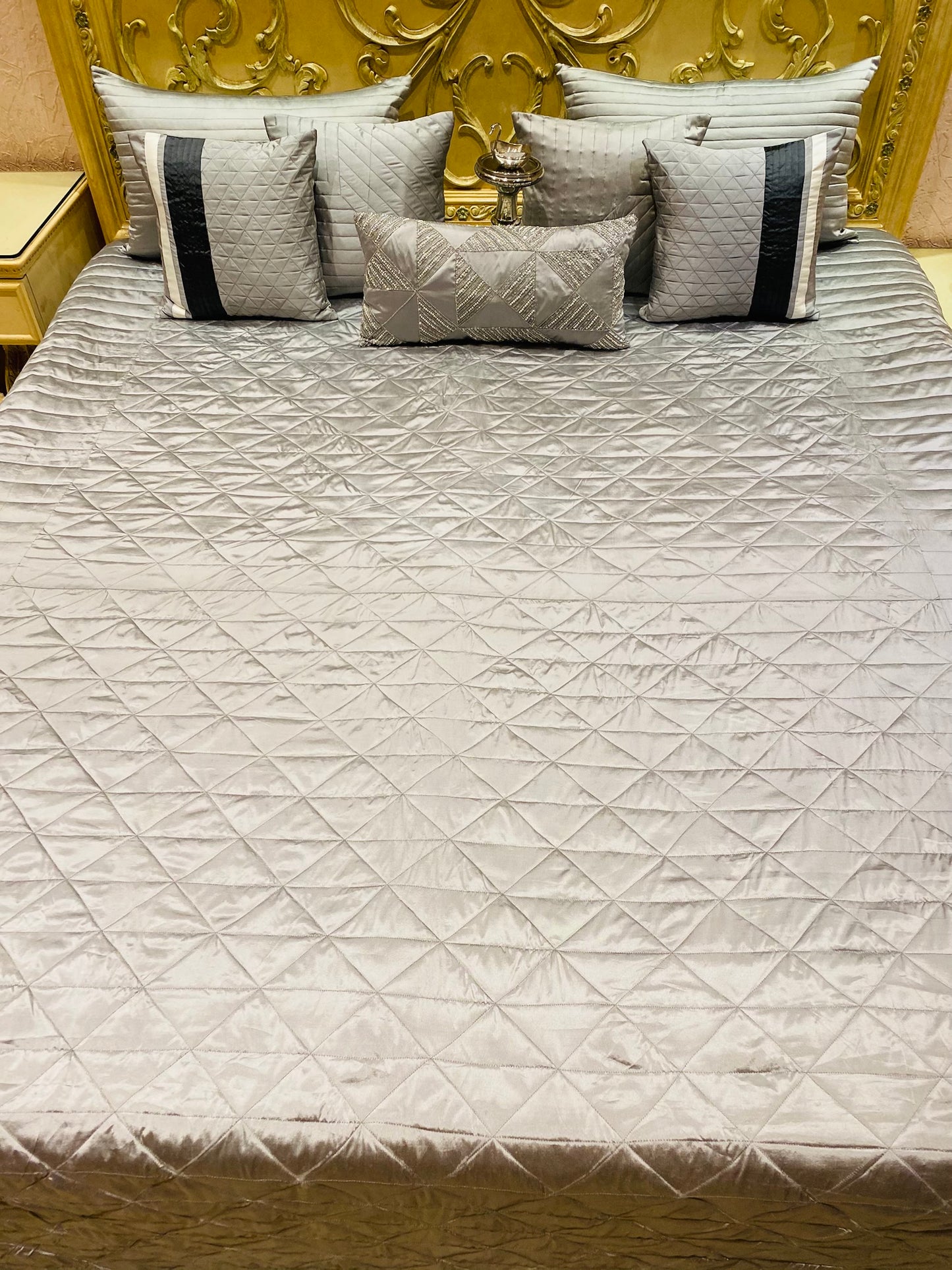 Silver flutter quilted bedding set