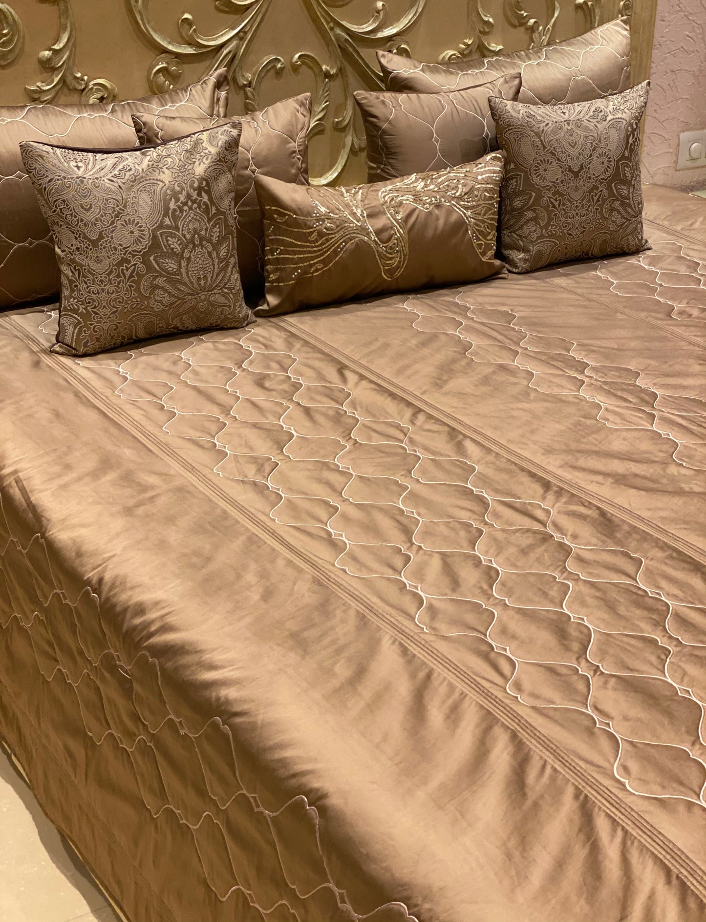 The Earthy Lotus Quilted Bedding Set