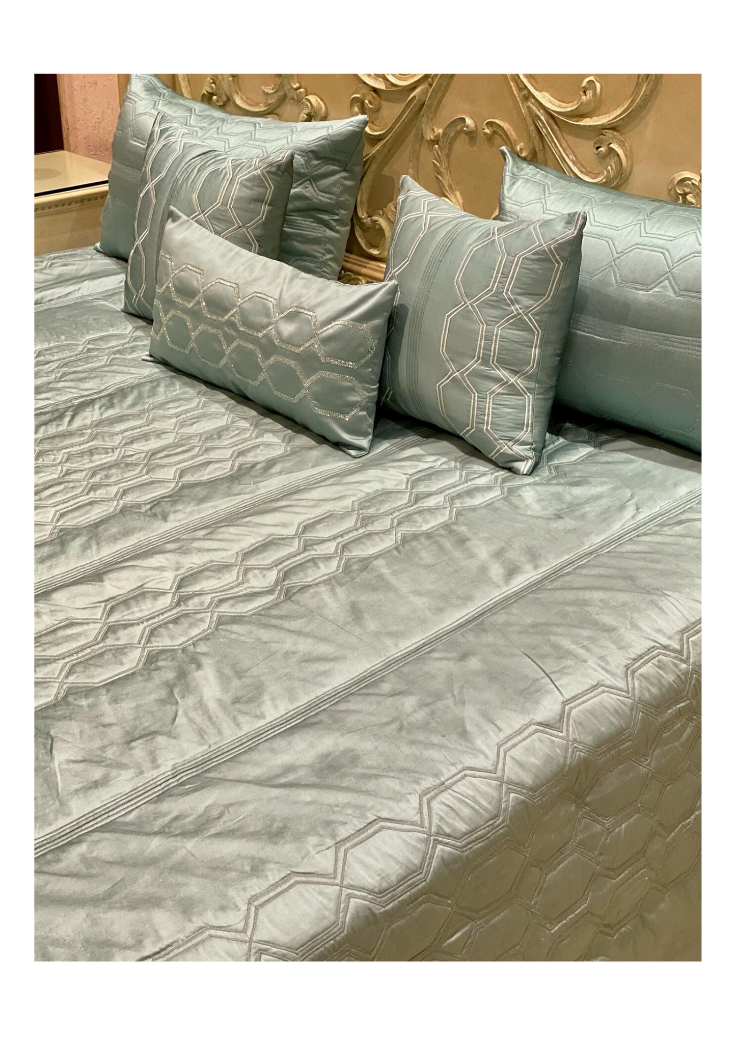 The Coral Quilted Bedding set (Set of 6)