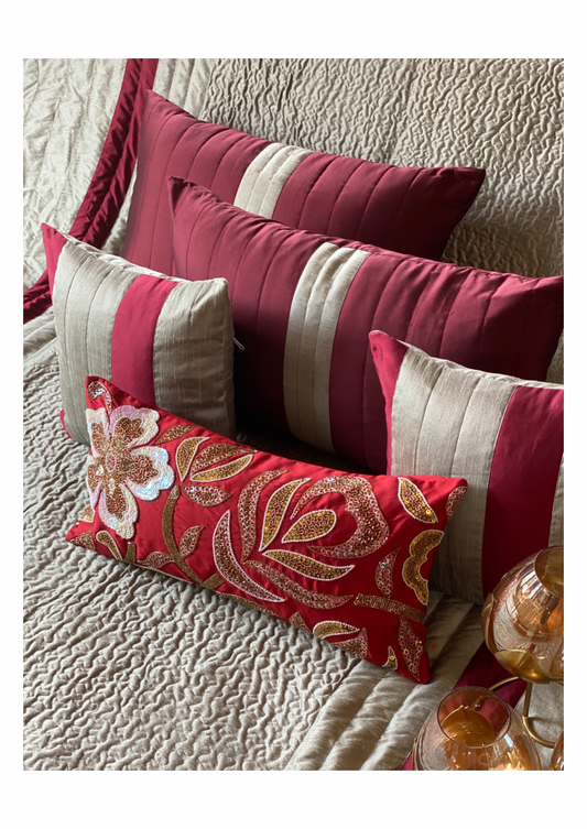 THE MAROON GARDEN BEDDING SET